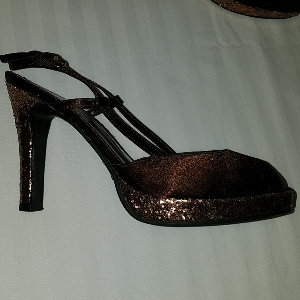 Fioni Open Toe Heels
